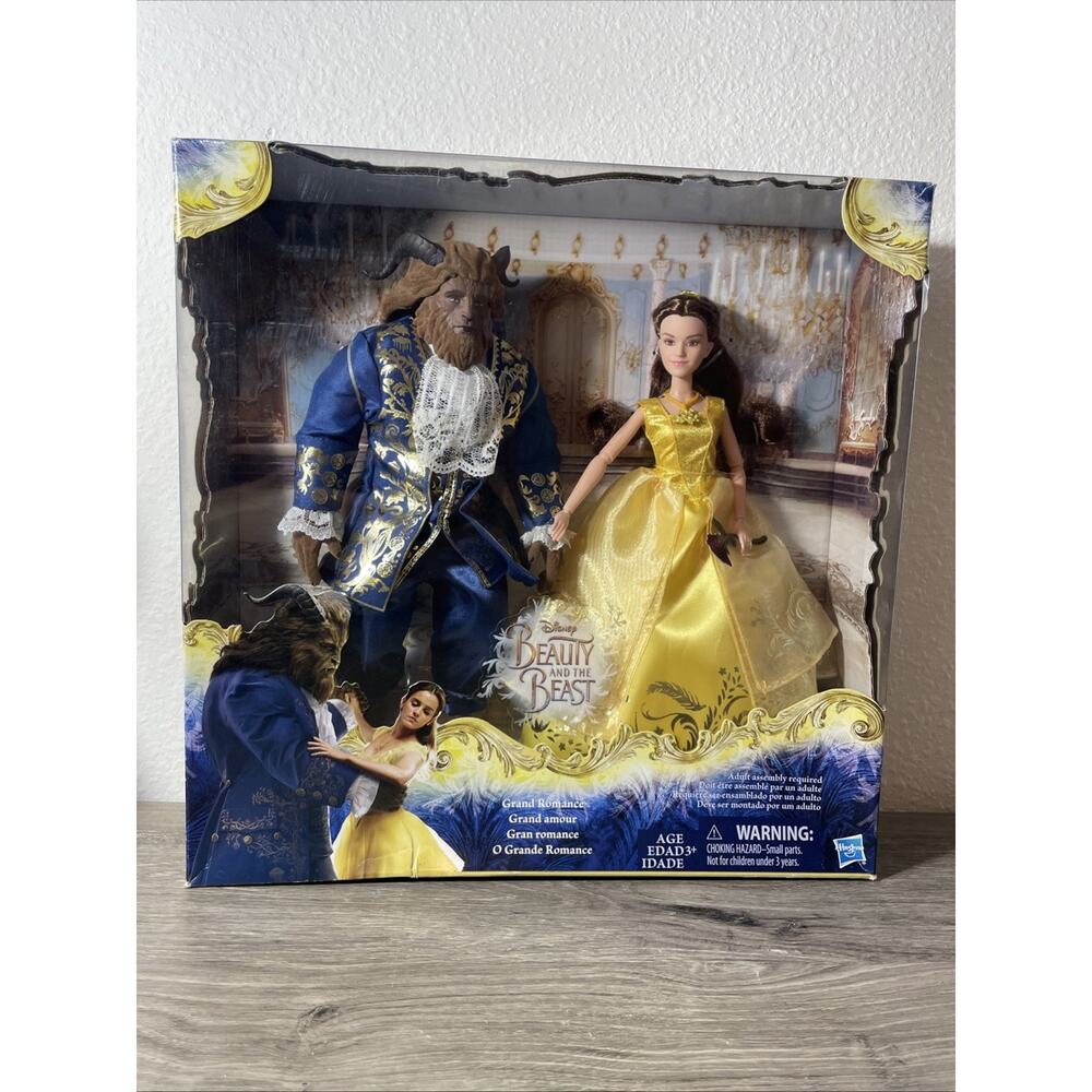 Disney B9167 Beauty and The Beast Belle Grand Romance Doll Set